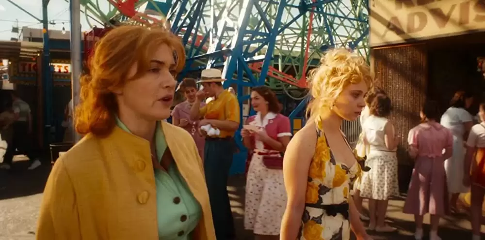 女と男の観覧車の画像