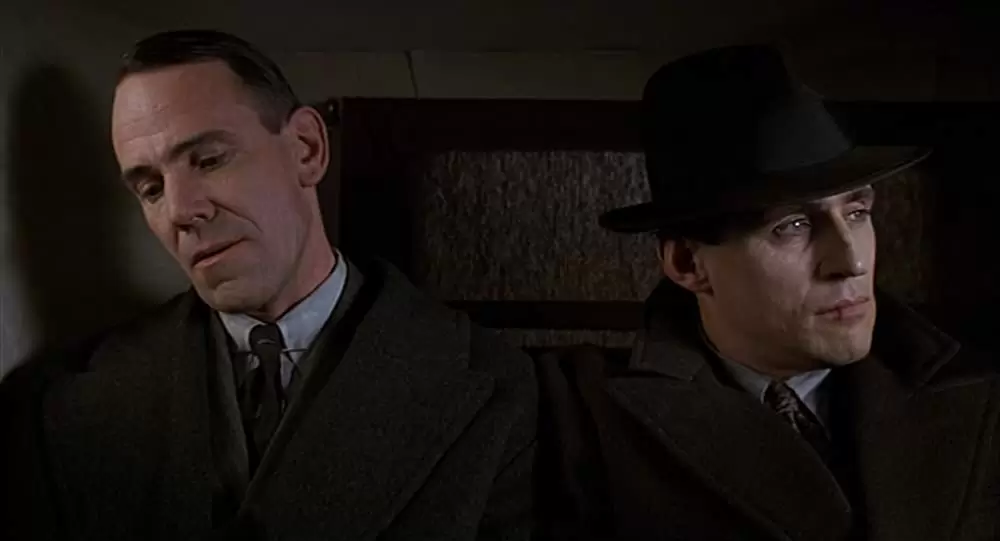 「ミラーズ・クロッシング」ガブリエル・バーン & J・E・フリーマンの画像