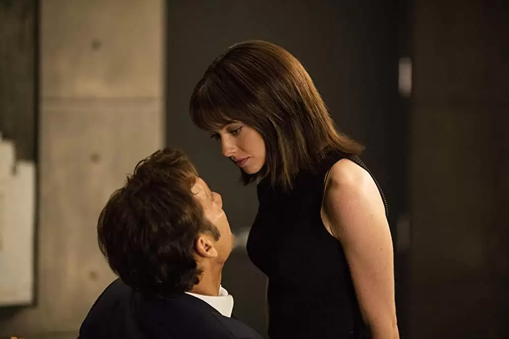 「ANON アノン」クライブ・オーウェン & アマンダ・セイフライドの画像