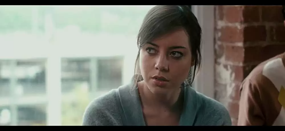 「彼女はパートタイムトラベラー」オーブリー・プラザ & カラン・ソーニの画像