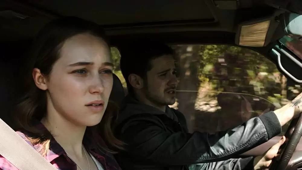 「デッド・フレンド・リクエスト」コナー・パオロ & アリシア・デブナム＝ケアリーの画像