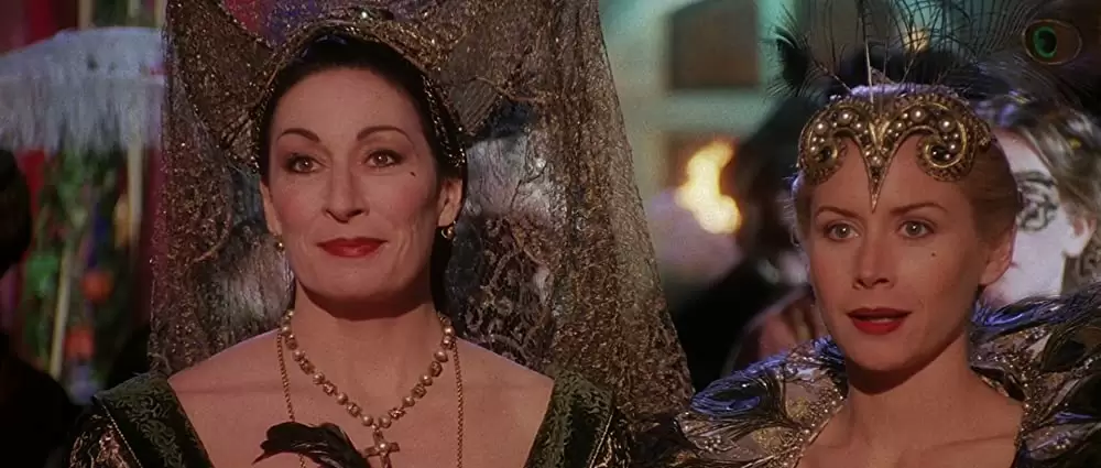 「エバー・アフター」アンジェリカ・ヒューストン & ミーガン・ドッズの画像