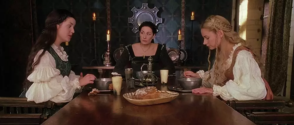 「エバー・アフター」アンジェリカ・ヒューストン & メラニー・リンスキー & ミーガン・ドッズの画像