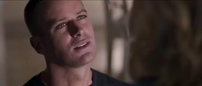 「ALONE アローン」アナベル・ウォーリス & アーミー・ハマーの画像