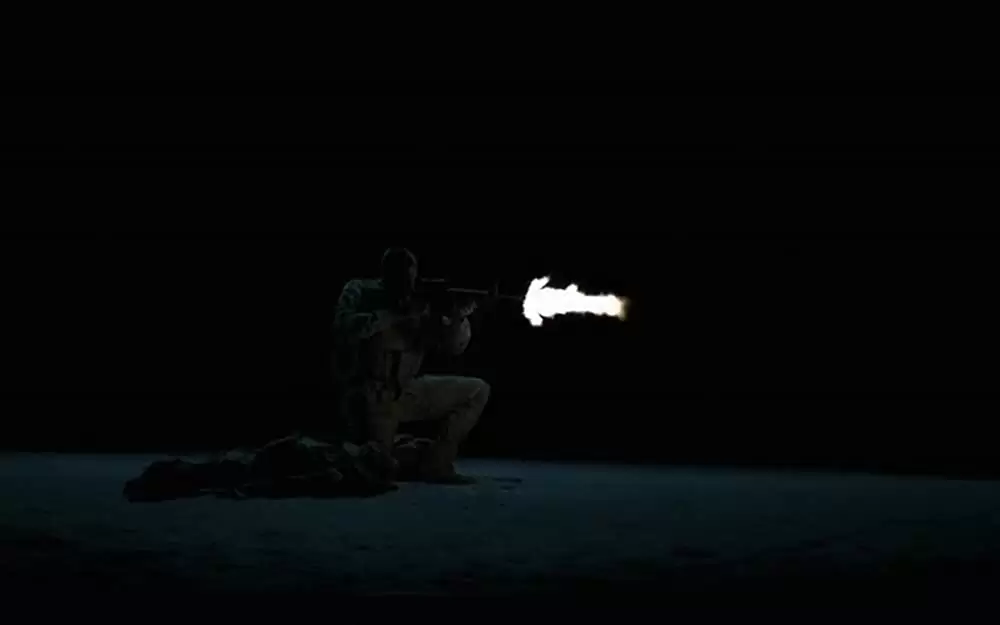 ALONE アローンの画像