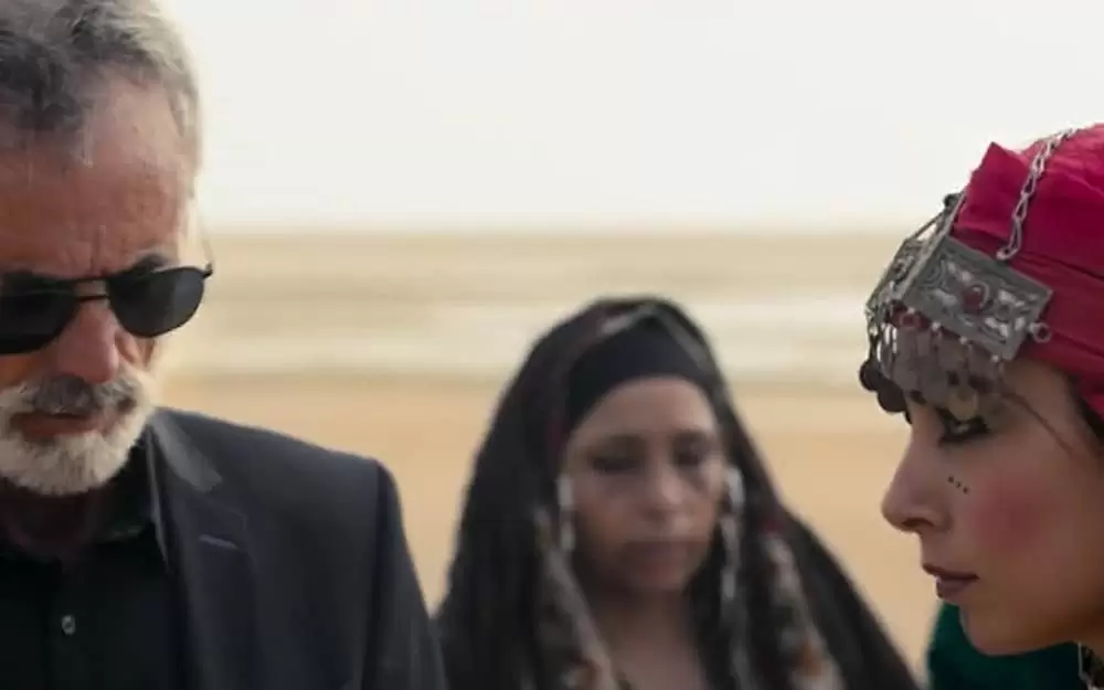 ALONE アローンの画像