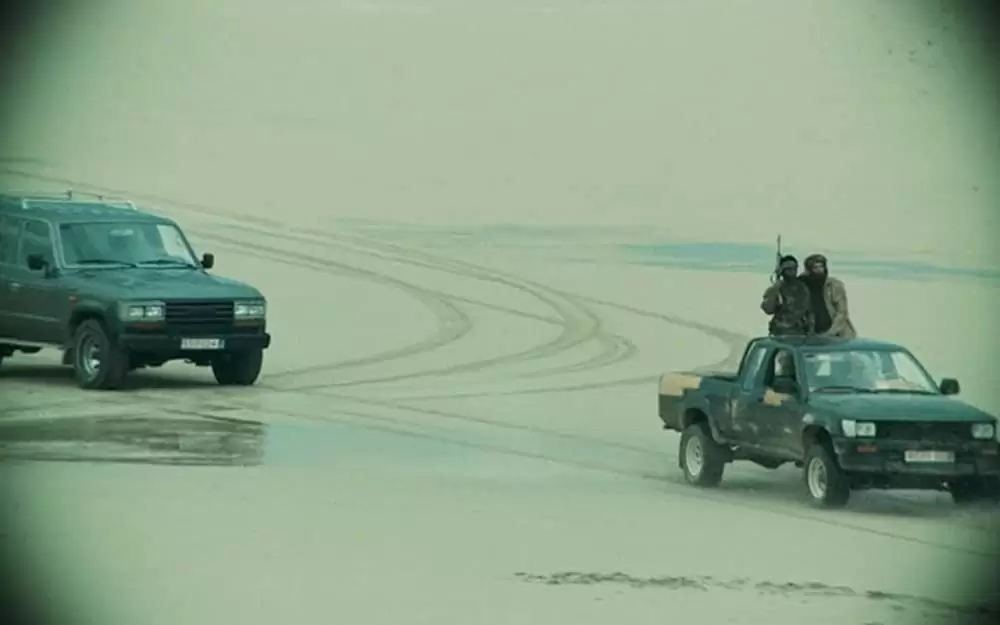 ALONE アローンの画像