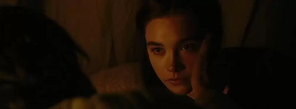 「アウトロー・キング ～スコットランドの英雄～」クリス・パイン & フローレンス・ピューの画像