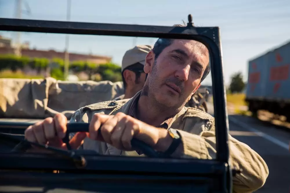 「いつだってやめられる 10人の怒れる教授たち」パオロ・カラブレージの画像