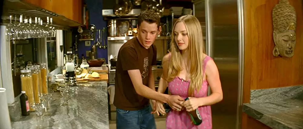 「アルファ・ドッグ 破滅へのカウントダウン」アントン・イェルチン & アマンダ・セイフライドの画像