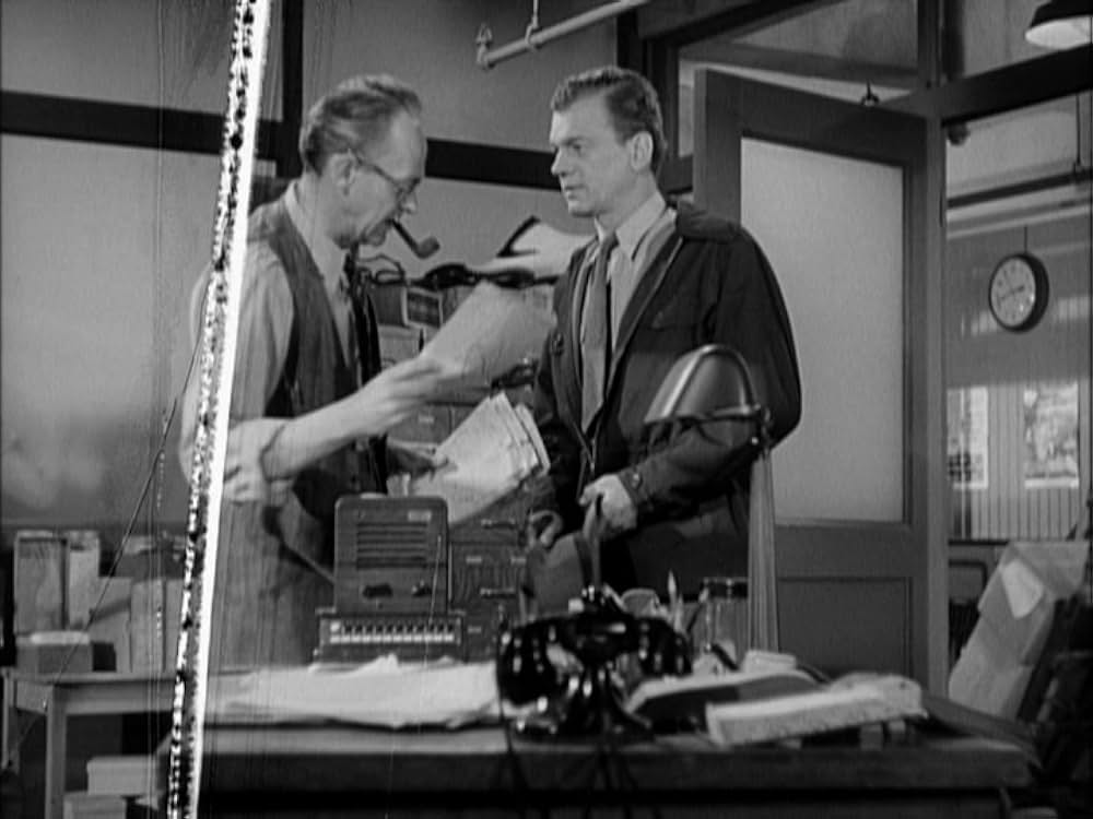 追いつめられた男の画像