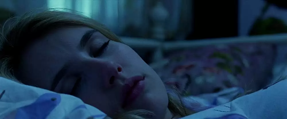 最低で最高のサリーの画像