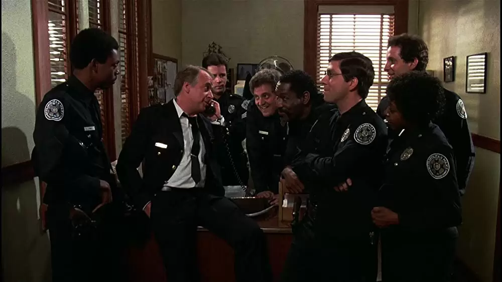 「ポリスアカデミー2／全員出動！」スティーブ・グッテンバーグ & ハワード・ヘッセマン & Lance Kinsey & ブルース・マーラー & マリオン・ラムジー & ババ・スミス & マイケル・ウィンスローの画像