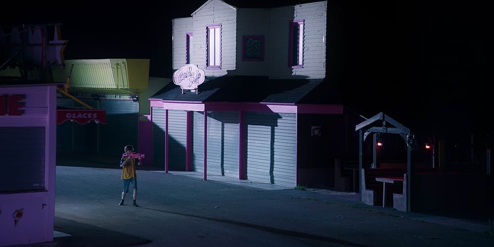 アレックス 196とピンクの砂浜の画像