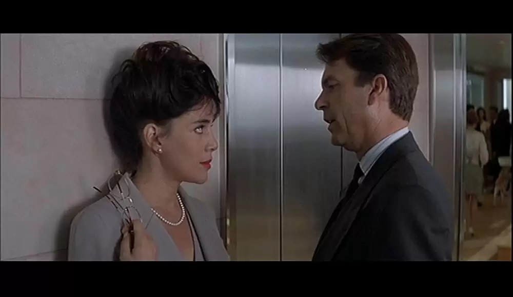 「マウス・オブ・マッドネス」サム・ニール & ジュリー・カーメンの画像