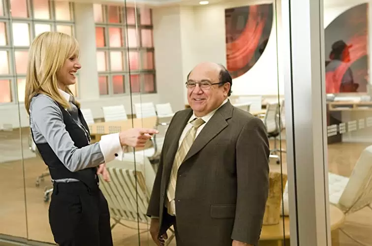 「みんな私に恋をする」ダニー・デビート & クリステン・ベルの画像