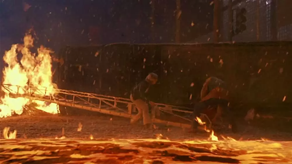 「ボルケーノ」アン・ヘッシュ & トミー・リー・ジョーンズの画像