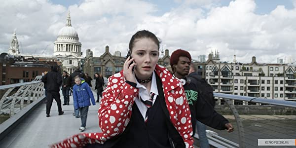 タイムトラベラーの系譜 ルビー・レッドの画像