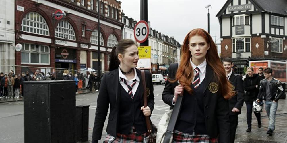 タイムトラベラーの系譜 ルビー・レッドの画像