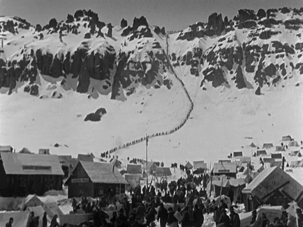 「チャップリンの黄金狂時代」の画像