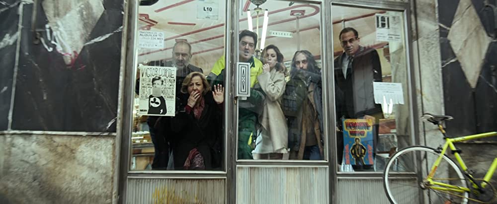 クローズド・バル 街角の狙撃手と8人の標的の画像