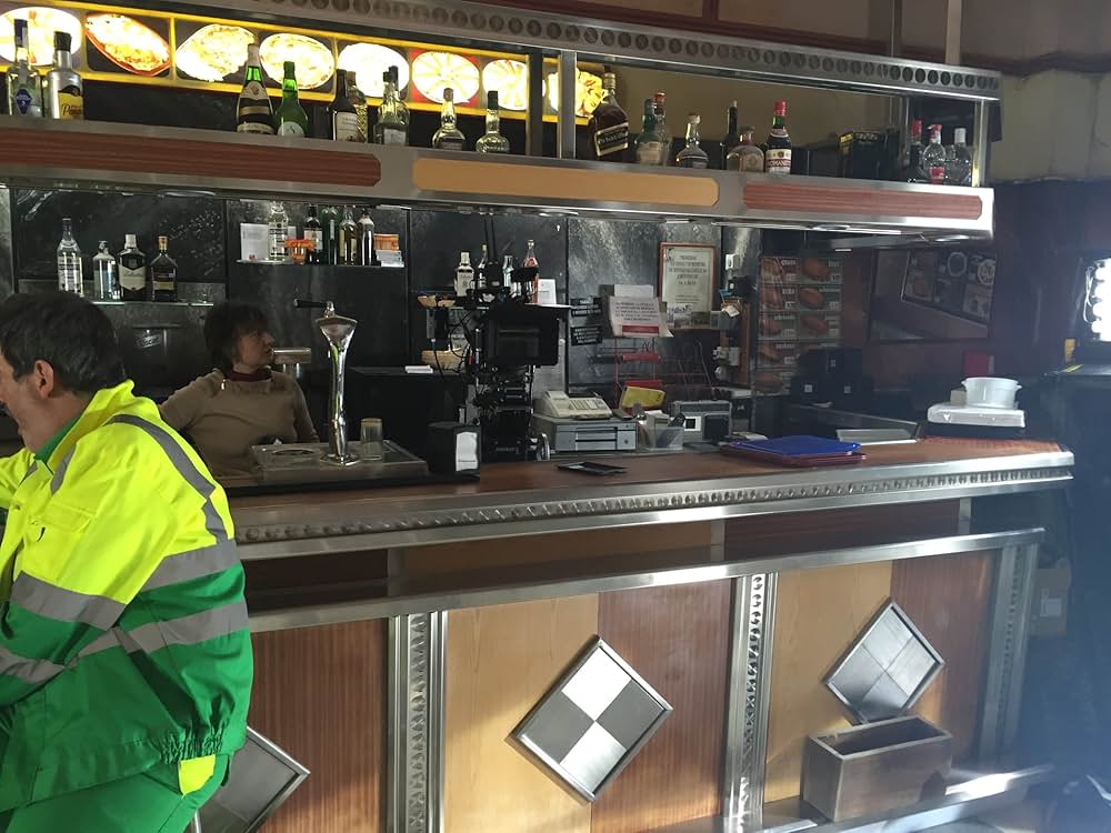 クローズド・バル 街角の狙撃手と8人の標的の画像