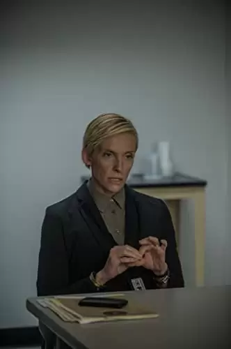 アンダーカバーの画像