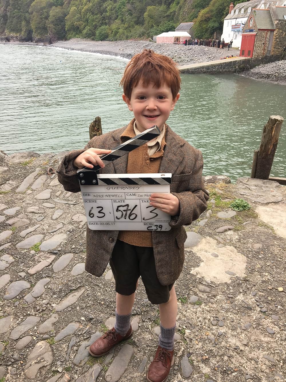 ガーンジー島の読書会の秘密の画像