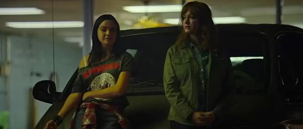 「ストレンジャーズ 地獄からの訪問者」クリスティーナ・ヘンドリックス & ベイリー・マディソンの画像