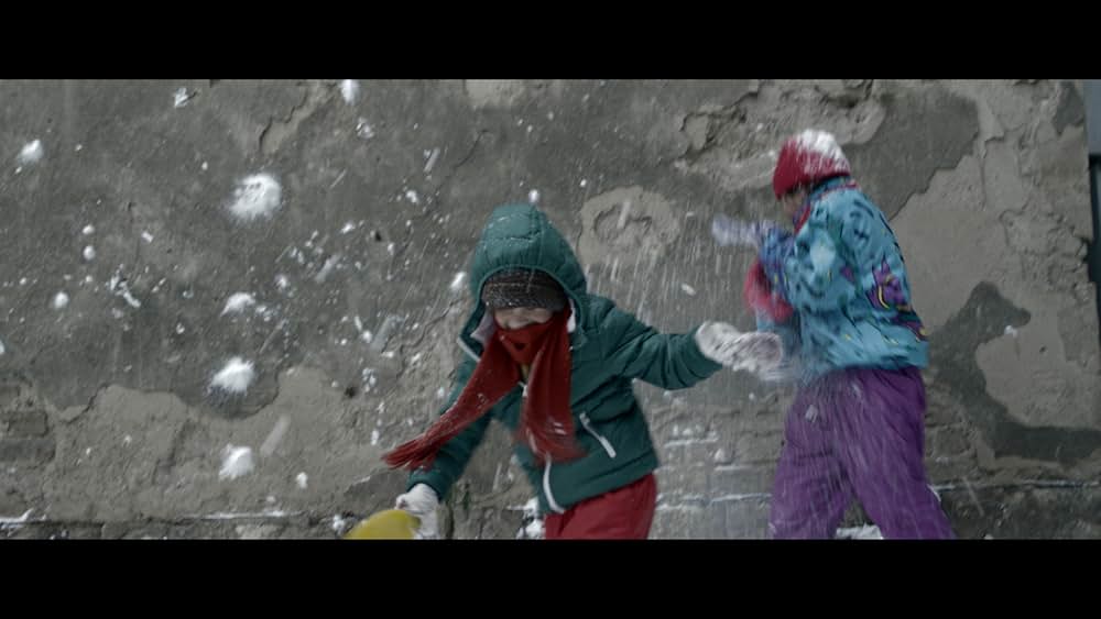 水になる雪の画像