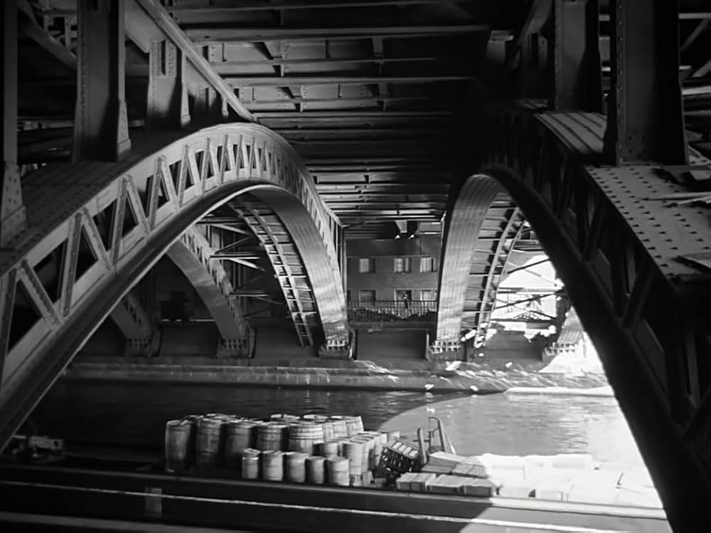 「橋のたもとで」の画像