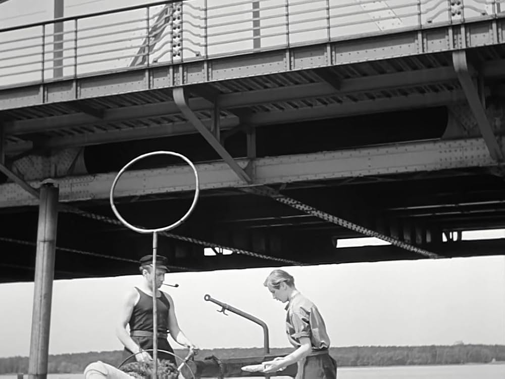 「橋のたもとで」の画像