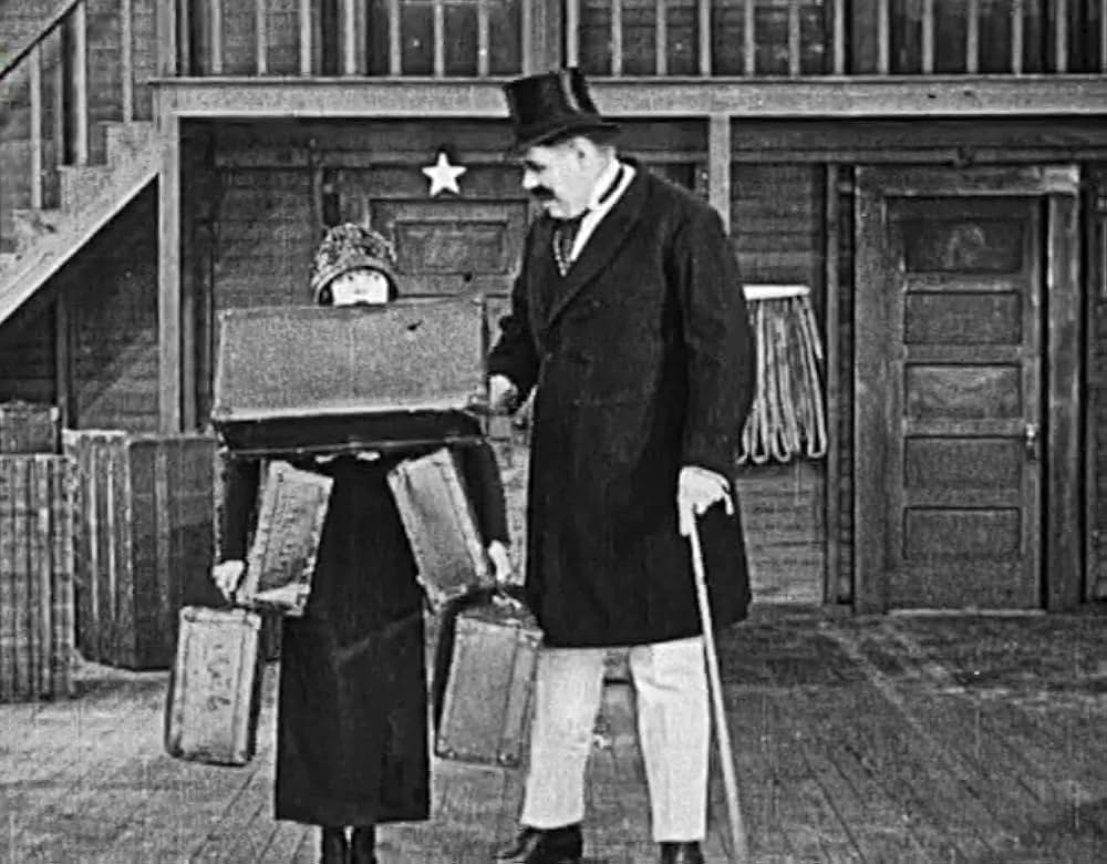 デブの舞台裏の画像