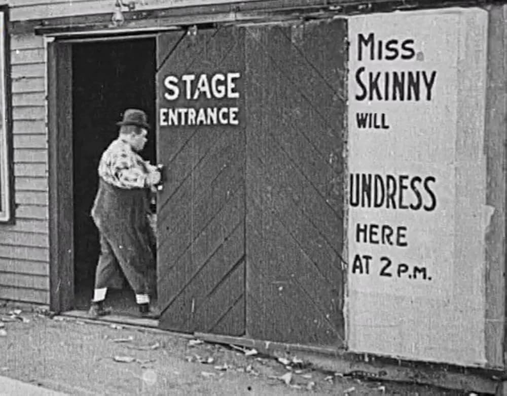 デブの舞台裏の画像