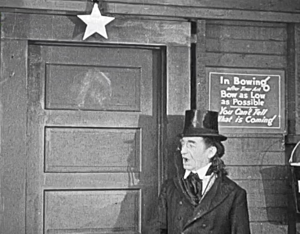 デブの舞台裏の画像