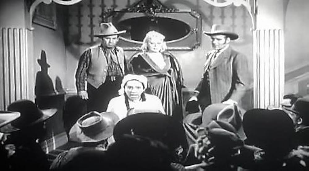 襲われた駅馬車の画像