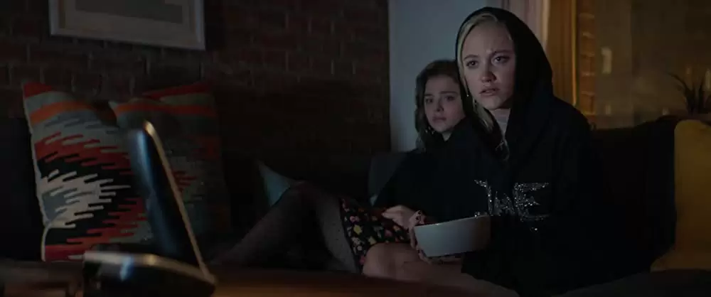 「グレタ GRETA」クロエ・グレース・モレッツ & マイカ・モンローの画像