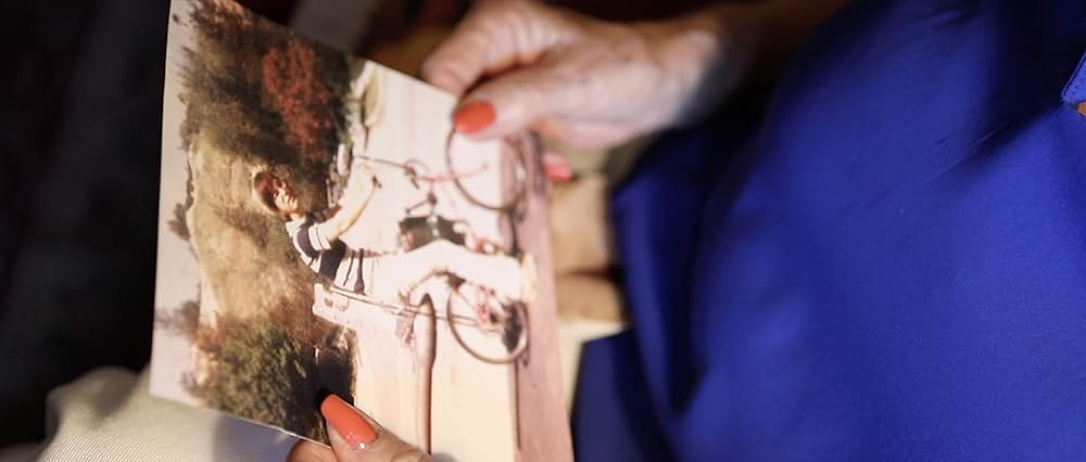 ボブ・ラザー: エリア51と空飛ぶ円盤の画像