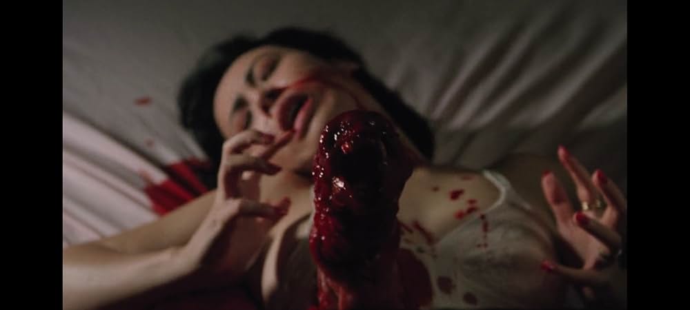 美女のはらわたの画像