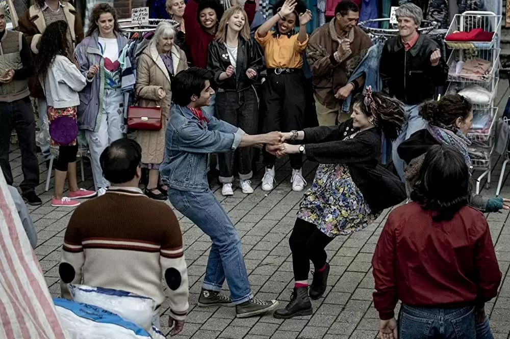 「カセットテープ・ダイアリーズ」ネル・ウィリアムズ & ビベイク・カルラの画像