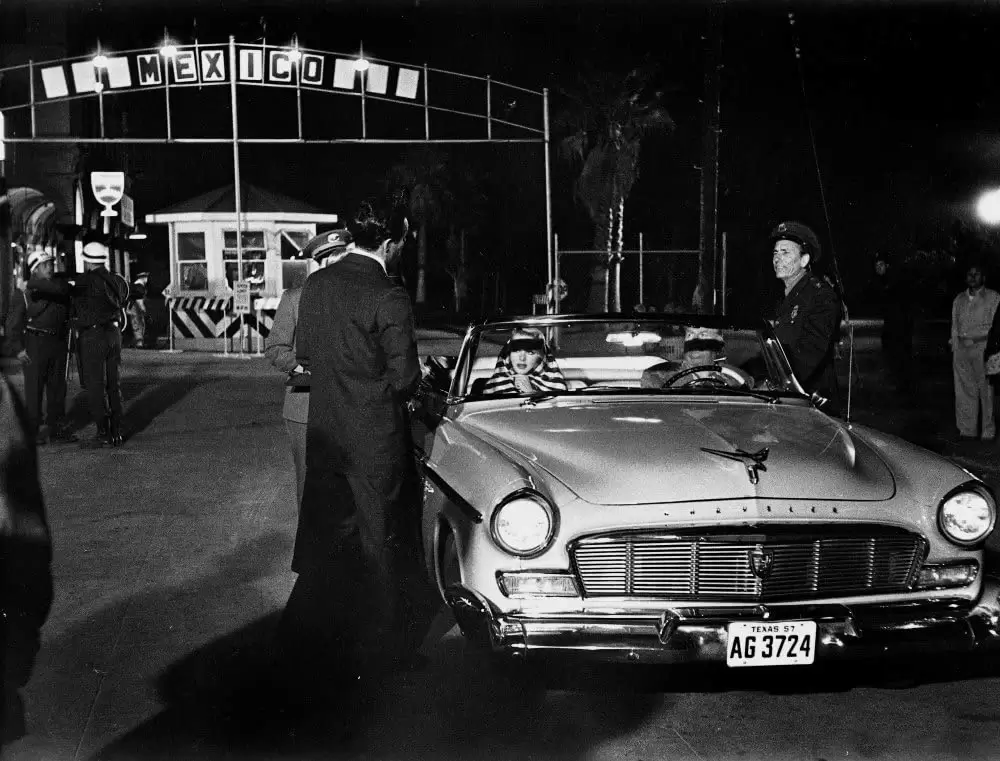 「黒い罠」チャールトン・ヘストン & ジャネット・リー & Dan Whiteの画像