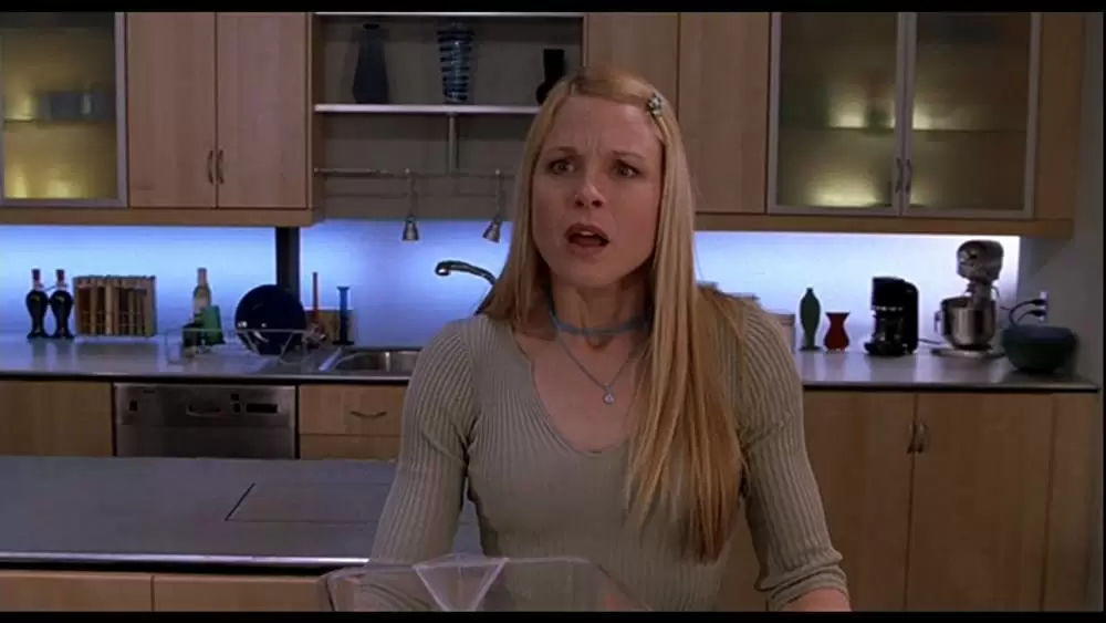 「デュース・ビガロウ、激安ジゴロ！?」アリヤ・バレイキスの画像