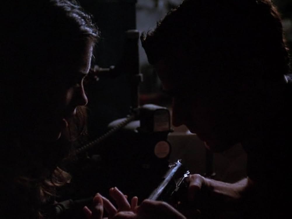 アリッサ・ミラノの堕落の園の画像