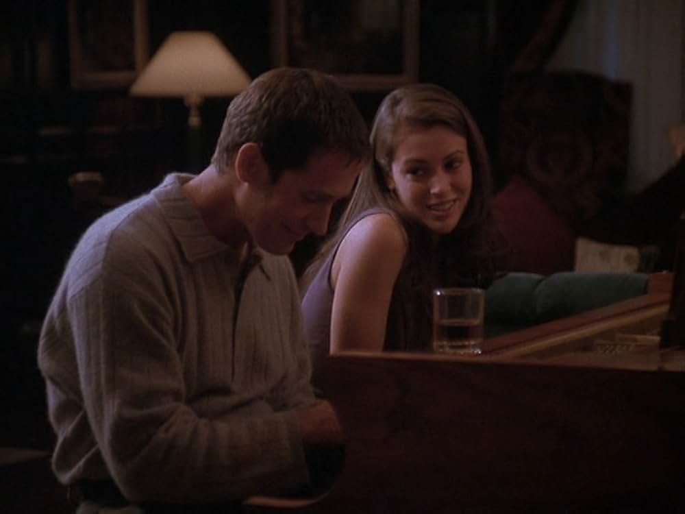 アリッサ・ミラノの堕落の園の画像