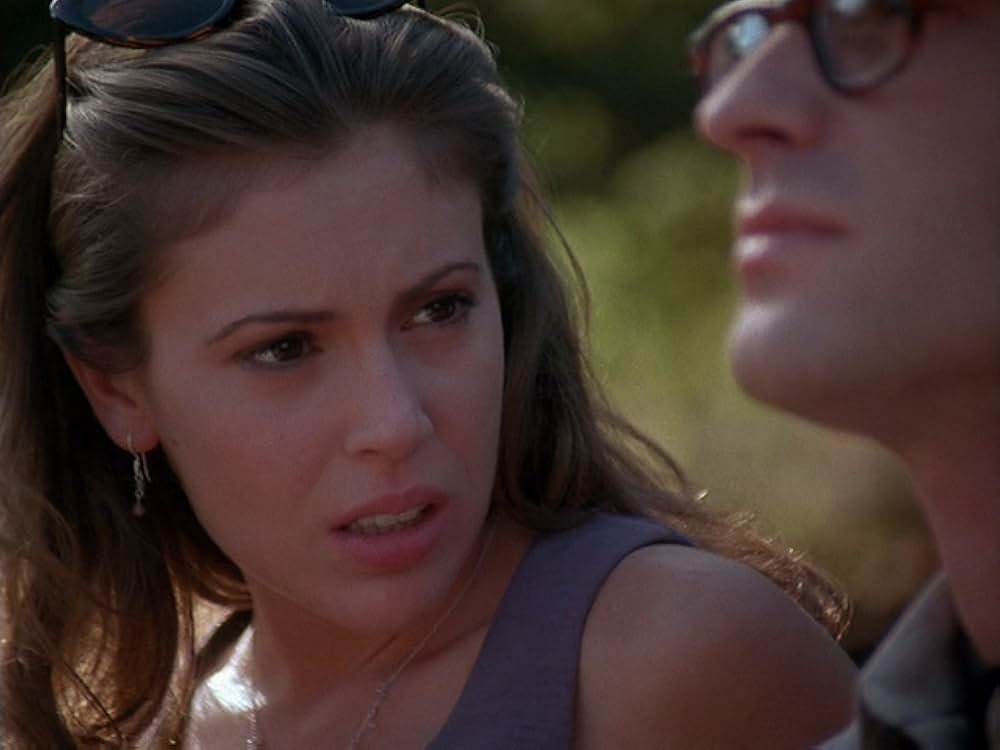 アリッサ・ミラノの堕落の園の写真