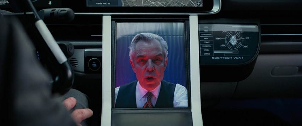 裸の銃を持つ男の画像