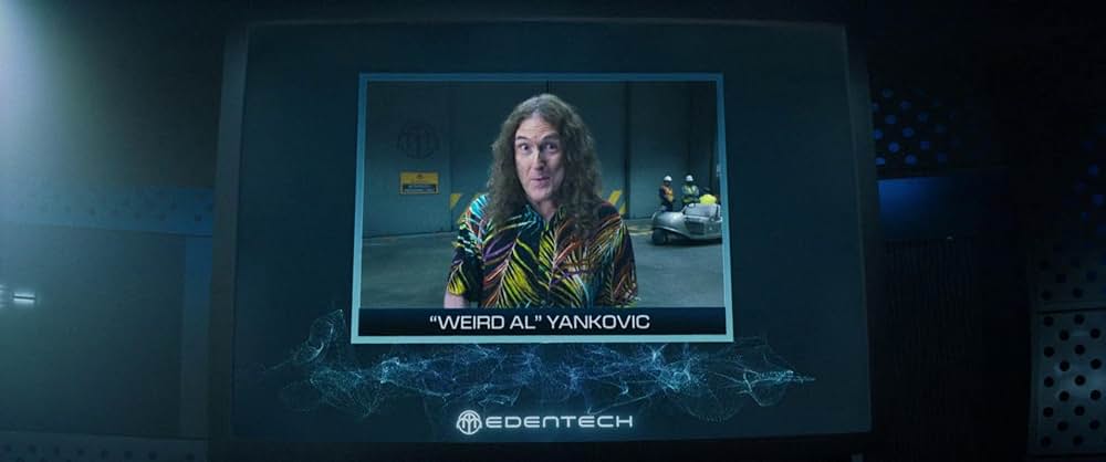 裸の銃を持つ男の画像