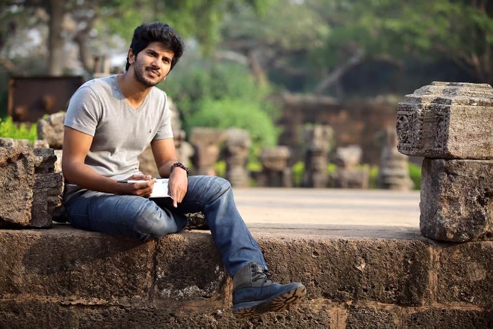 青い空、碧の海、真っ赤な大地の画像