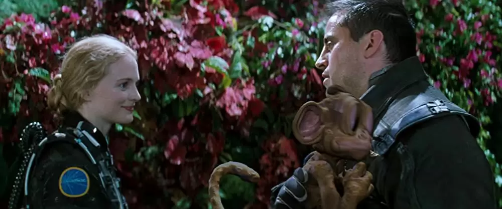 「ロスト・イン・スペース」ヘザー・グラハム & マット・ルブランの画像