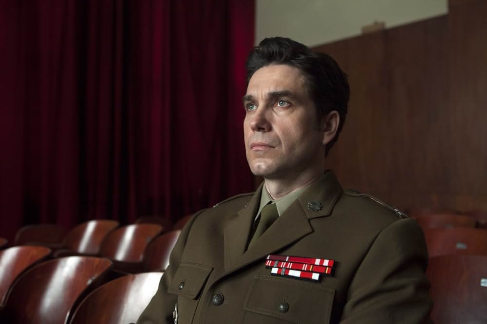 ワルシャワ、二つの顔を持つ男の画像